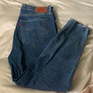 Vintage Levi’s dark blue jeans